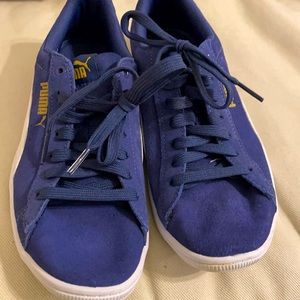 Pumas Vikky style blue suede
